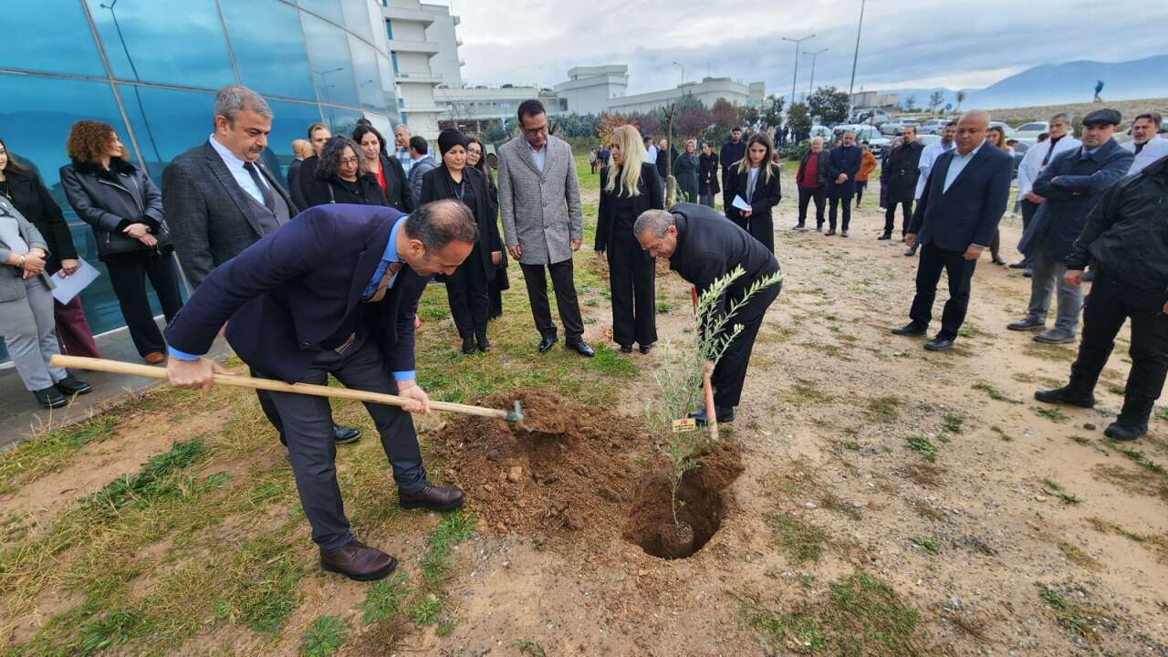 Muğla’da Yürekleri Yakan Anma: Sağlık Şehitlerinin İsimleri Zeytin Ağaçlarında Yaşayacak 3